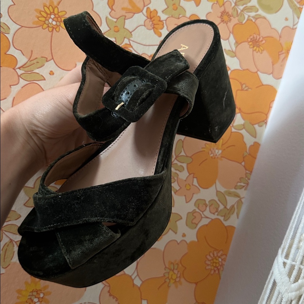 Arezzo Green Chunky Platform Velvet Heels sz 40 - Picture 6 of 6